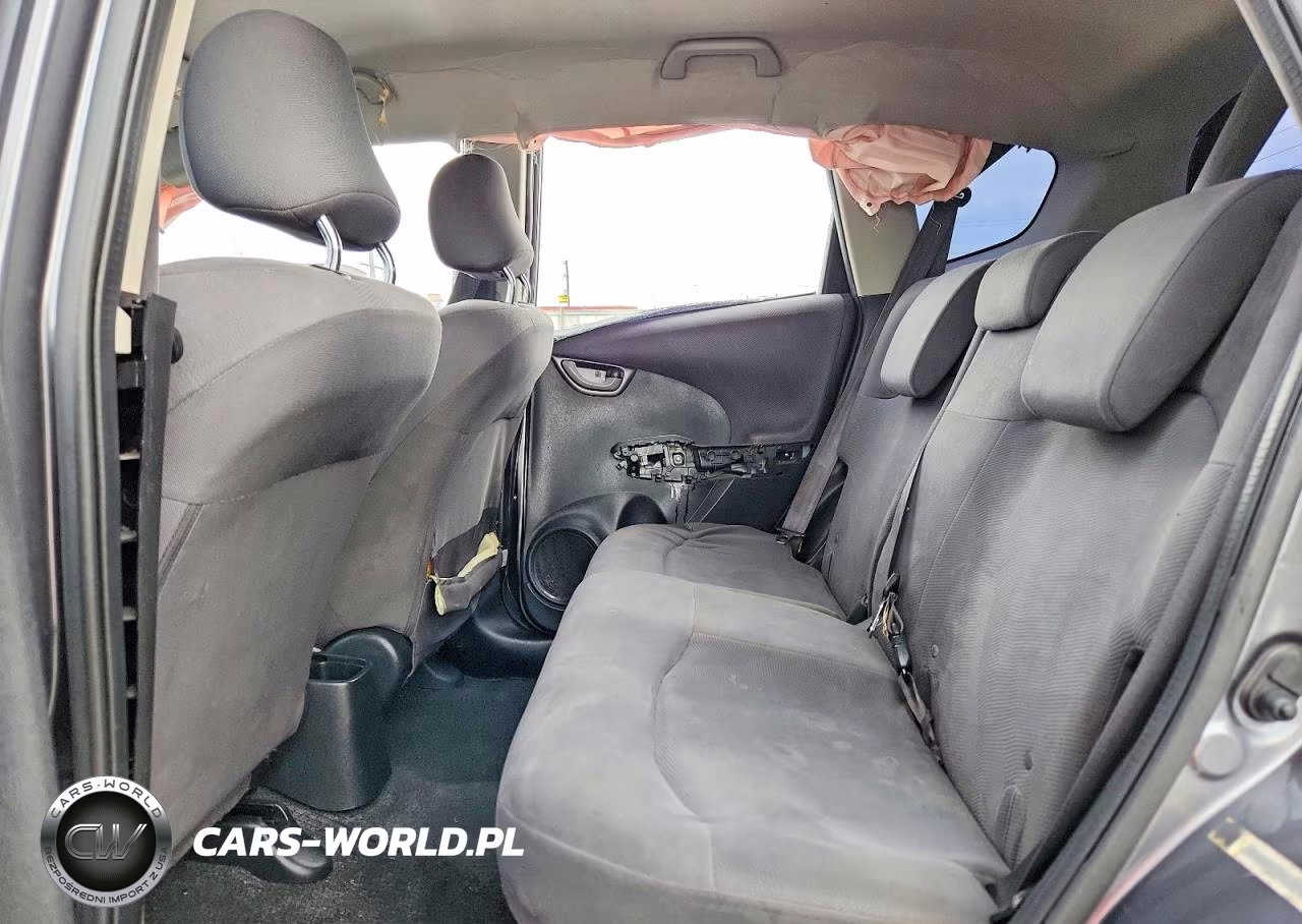 2013 Honda Fit VIN:JHMGE8G35DC027552 - 10