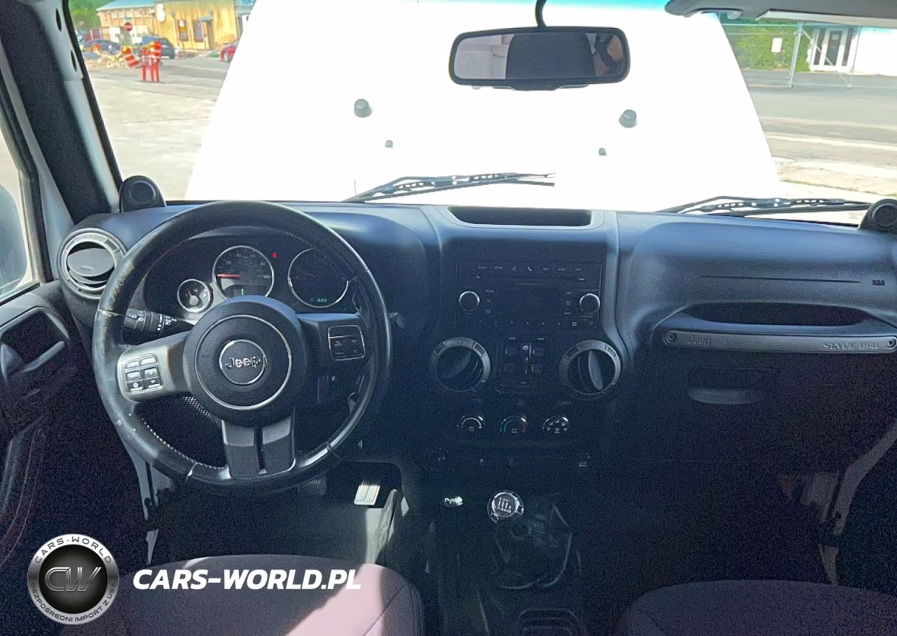 2013 Jeep Wrangler Unlimited Sport VIN:1C4HJWDG8DL601204 - 9