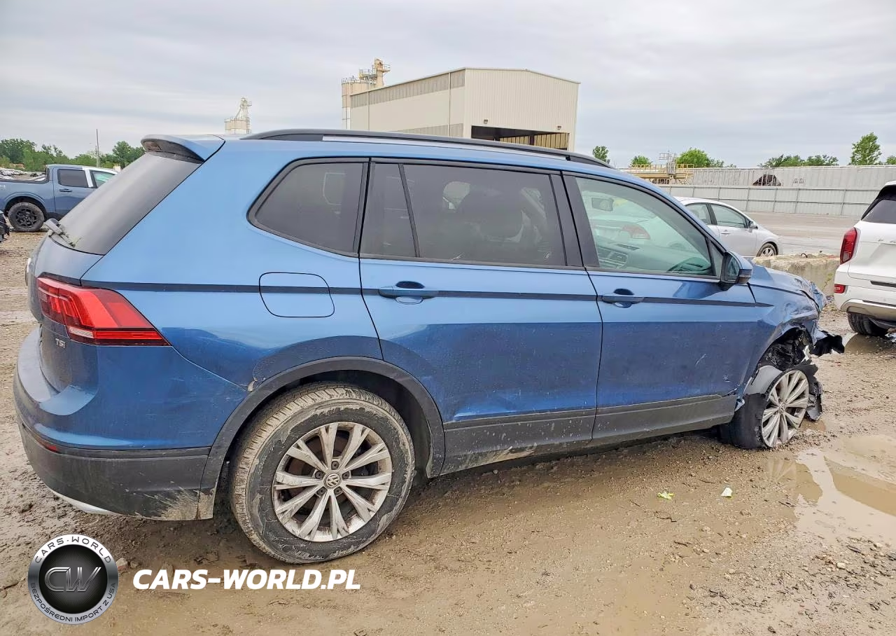2018 Volkswagen Tiguan S VIN:3VV1B7AX7JM108621 - 3