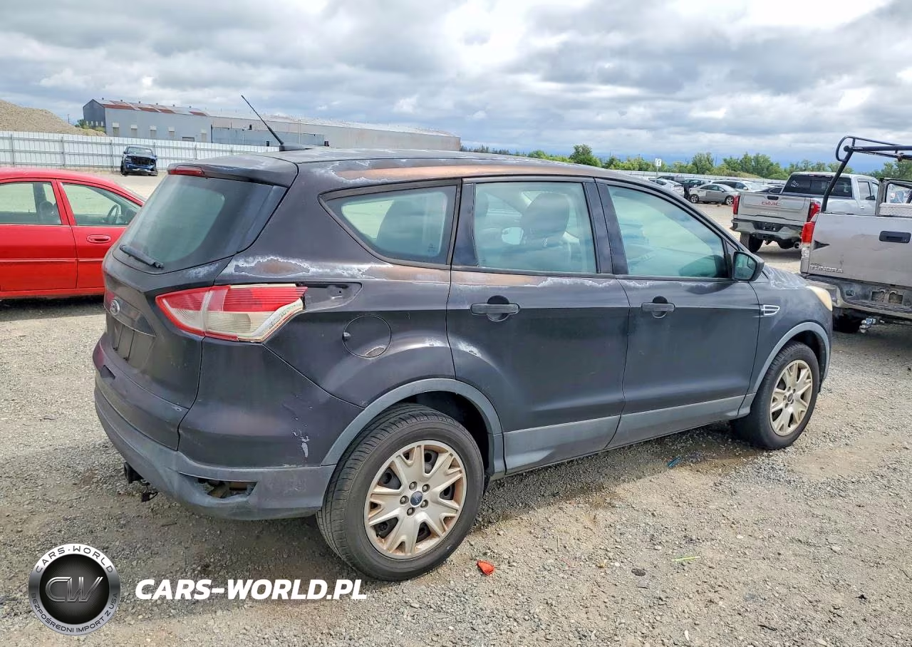 2013 Ford Escape S VIN:1FMCU0F7XDUC21217 - 3