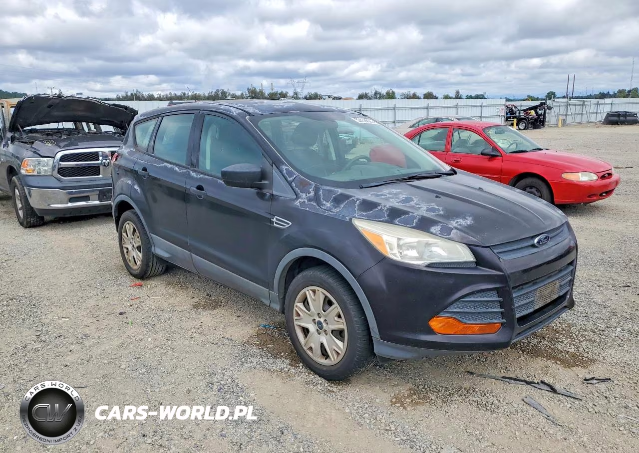 2013 Ford Escape S VIN:1FMCU0F7XDUC21217 - 4