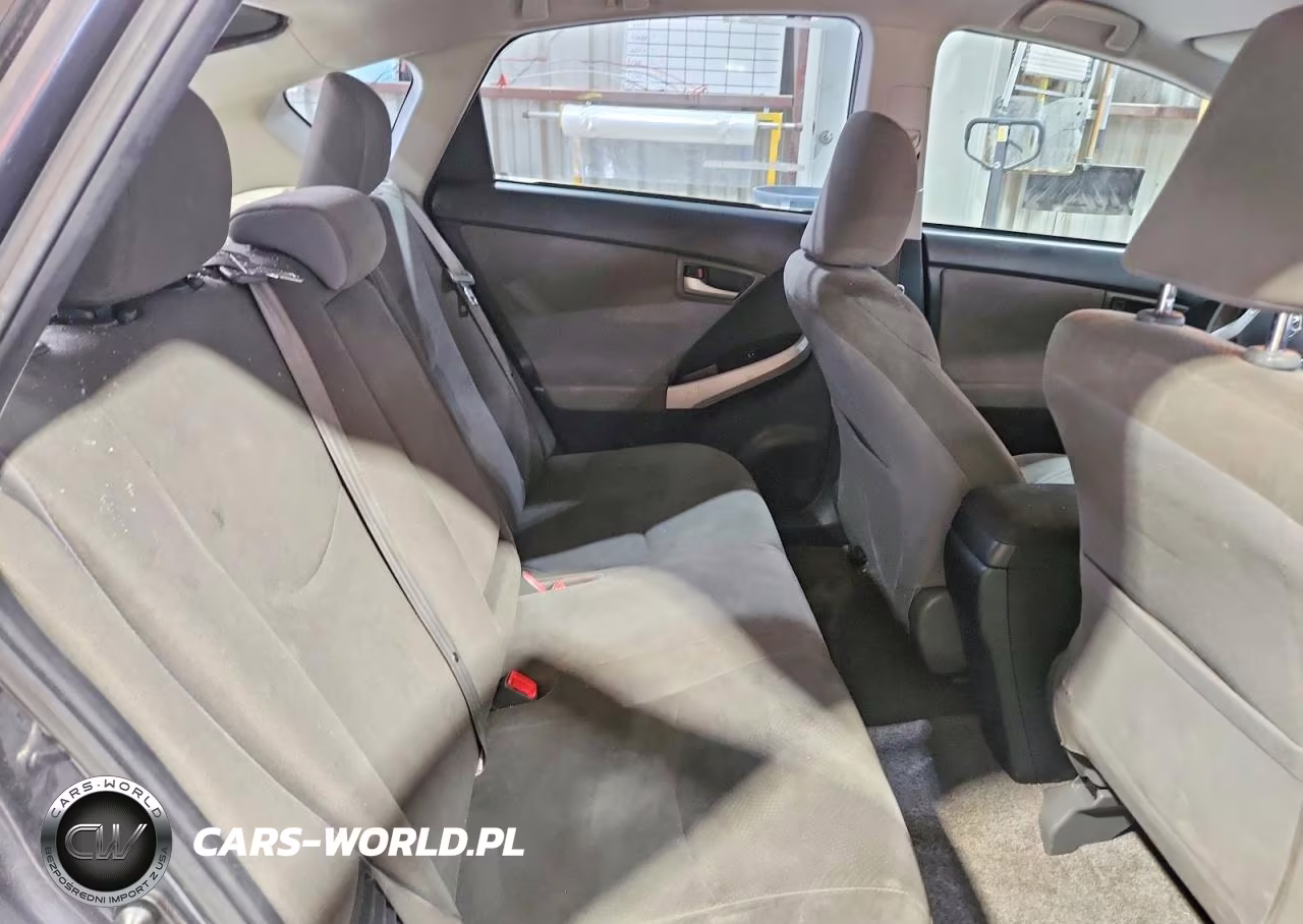 2013 Toyota Prius Two VIN:JTDKN3DU0D1624373 - 11