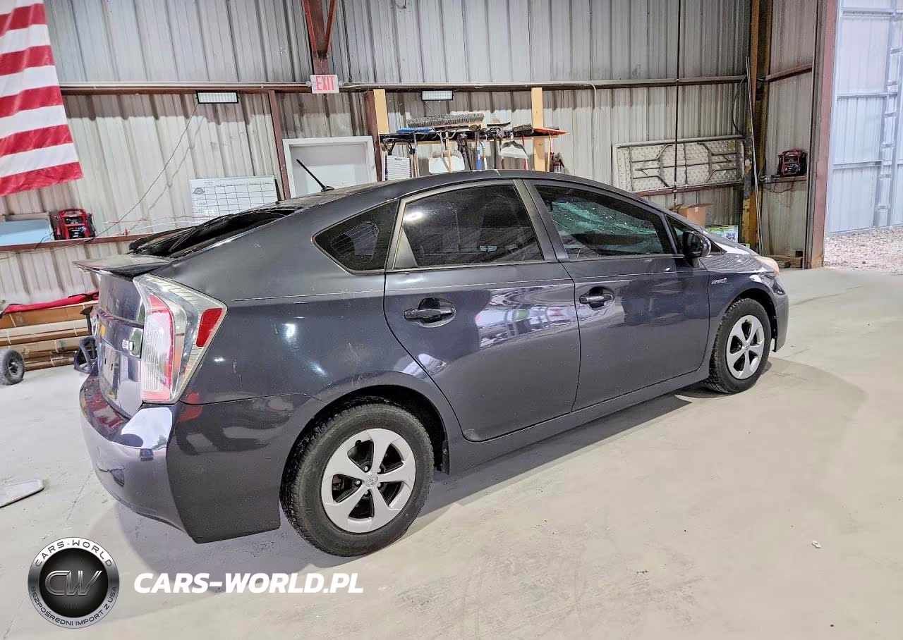 2013 Toyota Prius Two VIN:JTDKN3DU0D1624373 - 3