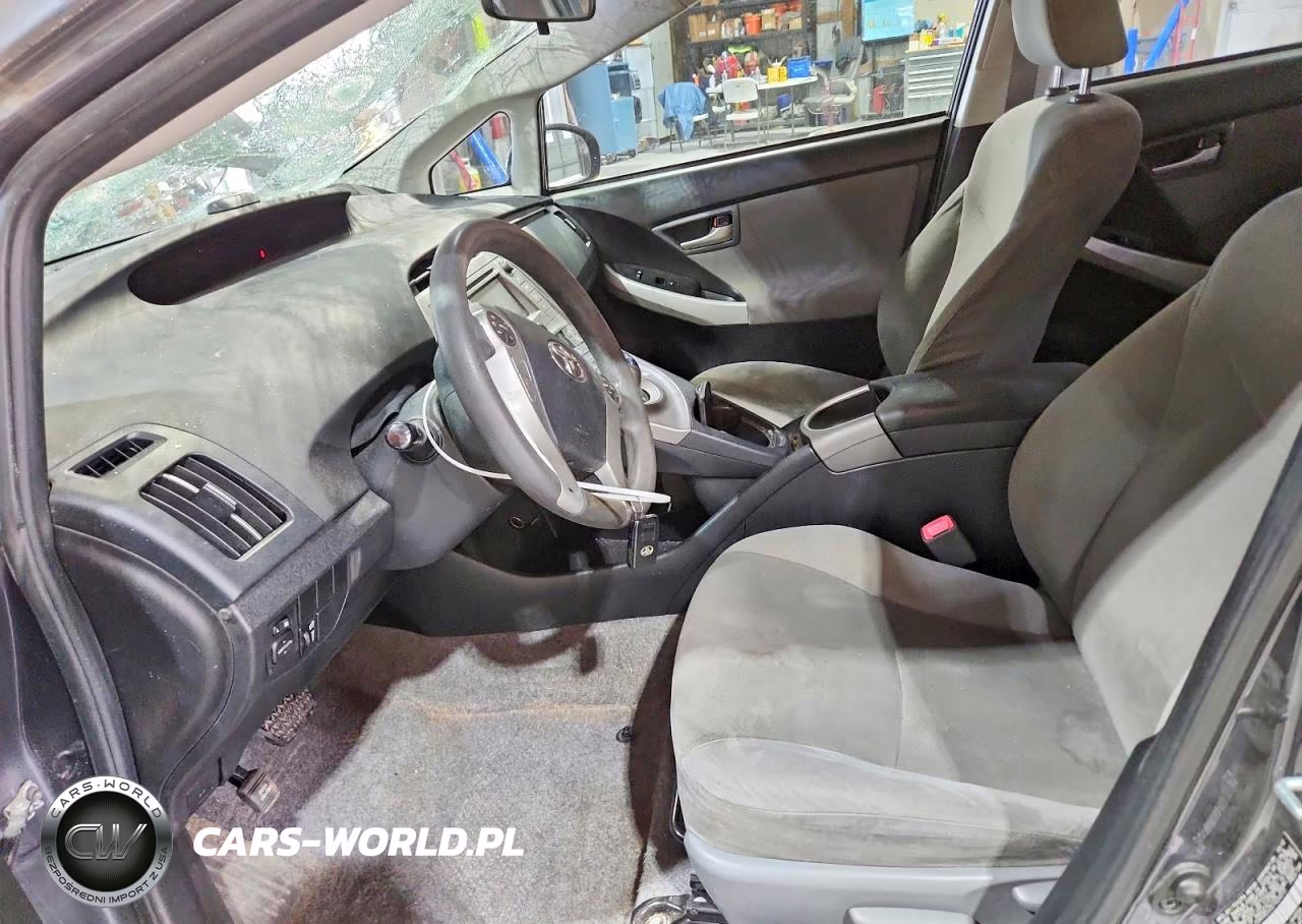 2013 Toyota Prius Two VIN:JTDKN3DU0D1624373 - 7