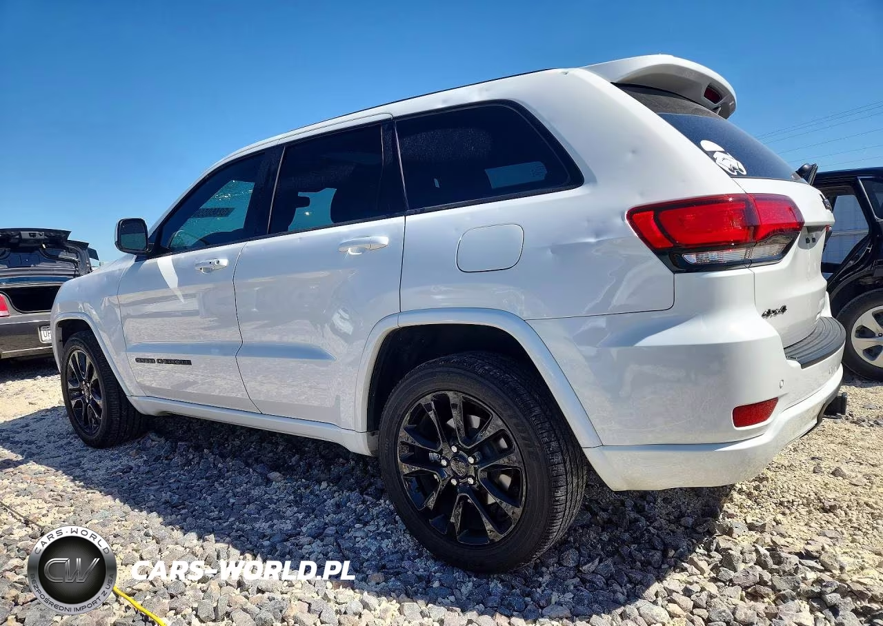 2020 Jeep Grand Cherokee Laredo VIN:1C4RJFAGXLC163924 - 2