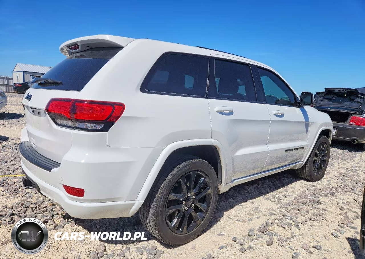 2020 Jeep Grand Cherokee Laredo VIN:1C4RJFAGXLC163924 - 3