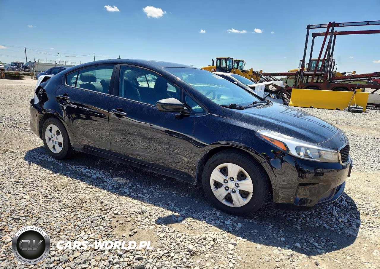 2017 Kia Forte Lx VIN:3KPFK4A76HE093357 - 4