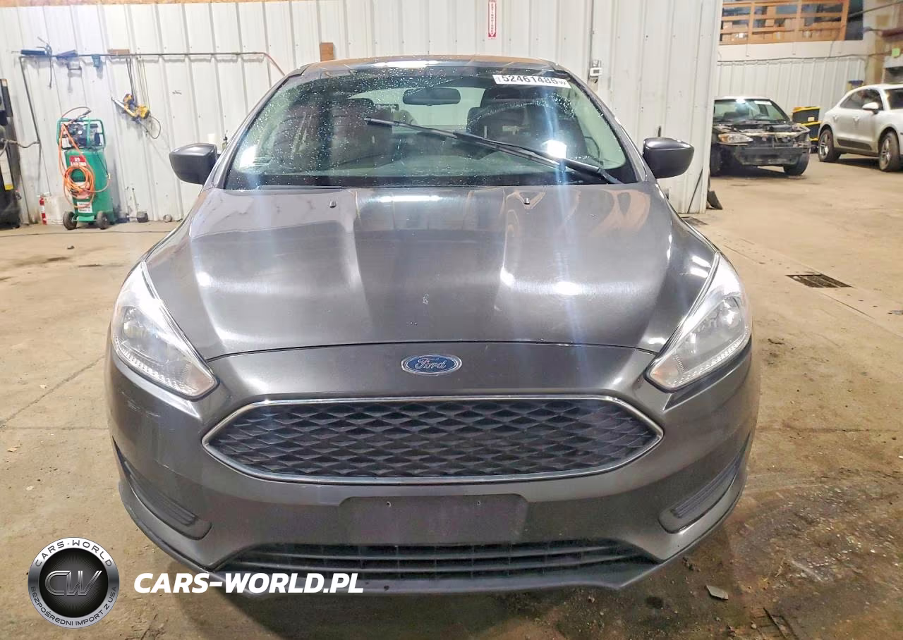 2018 Ford Focus Se VIN:1FADP3F22JL262499 - 5