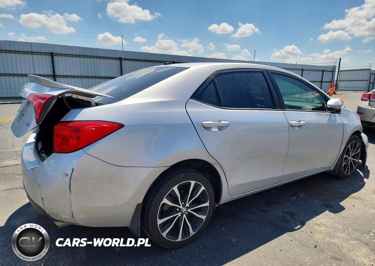 2017 Toyota Corolla Se VIN:5YFBURHE8HP699199 - 3