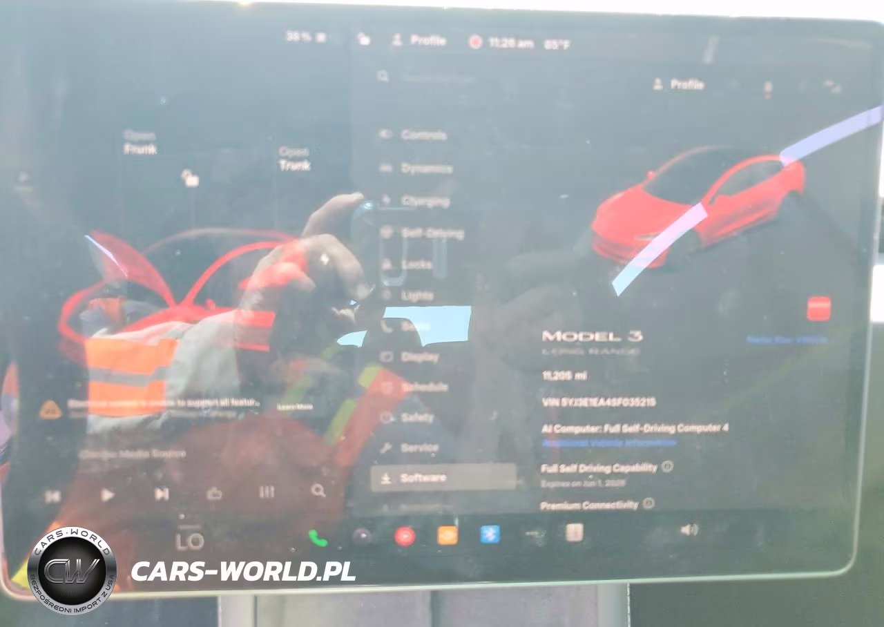 2025 Tesla Model 3 VIN:5YJ3E1EA4SF035215 - 9