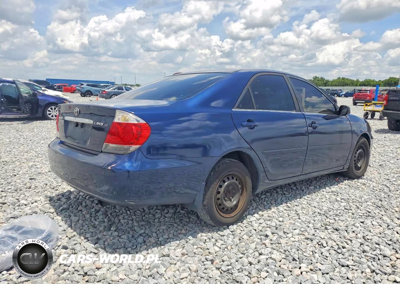 2005 Toyota Camry Le VIN:4T1BE32K75U102451 - 3
