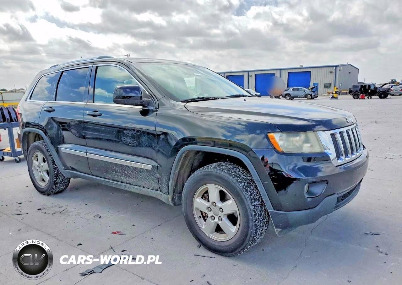 2013 Jeep Grand Cherokee Laredo VIN:1C4RJFAG9DC568531 - 4