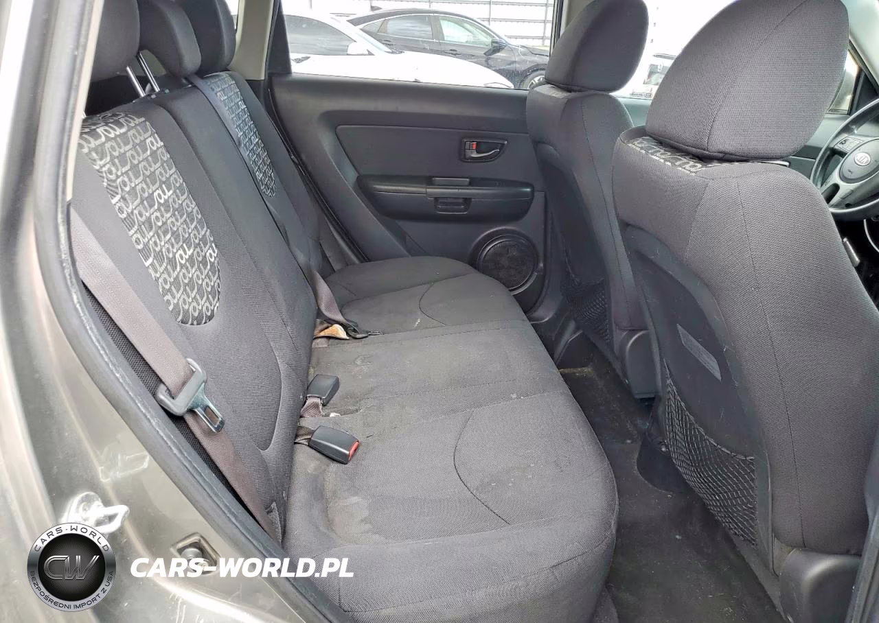 2011 Kia Soul + VIN:KNDJT2A20B7345174 - 11