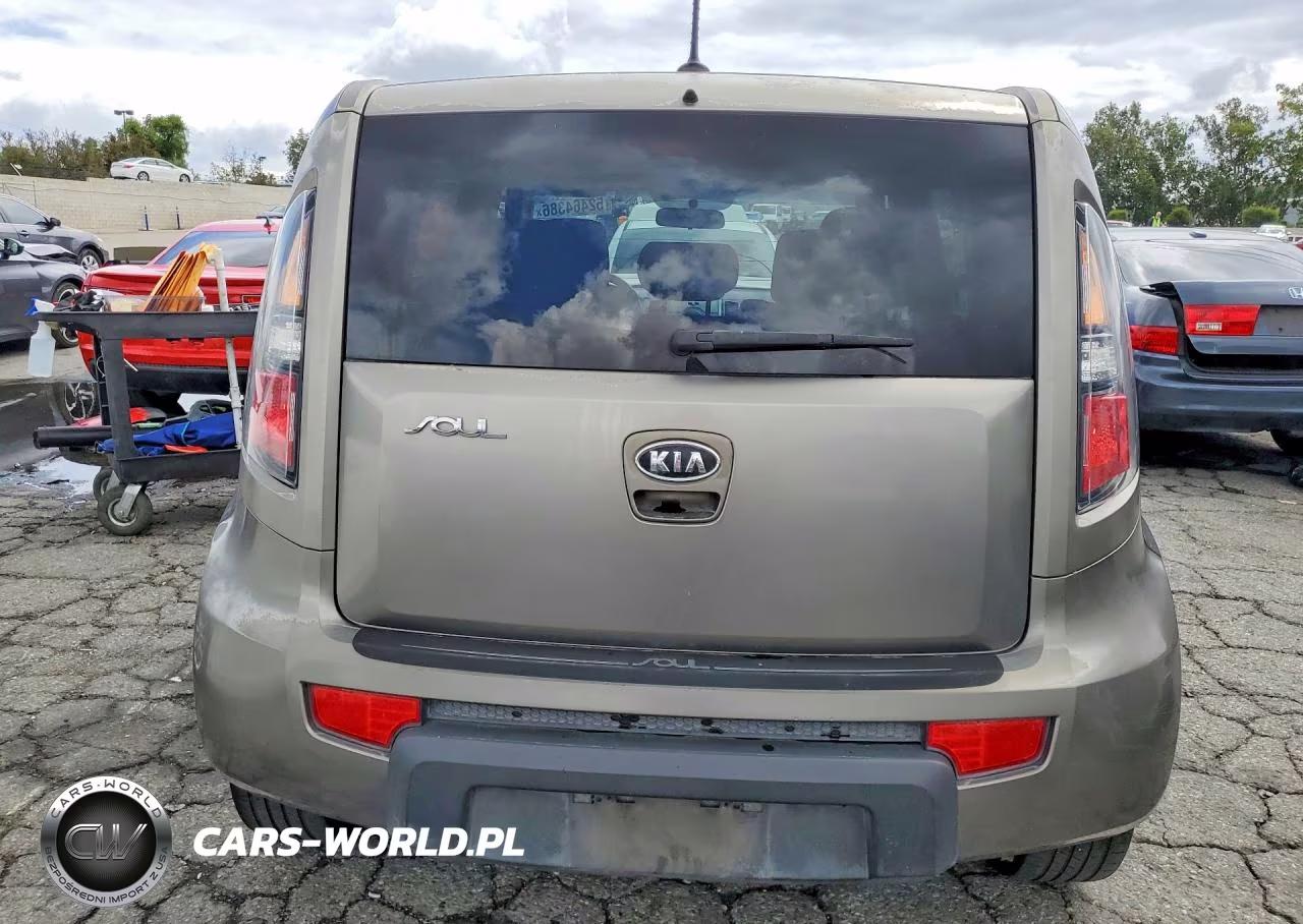 2011 Kia Soul + VIN:KNDJT2A20B7345174 - 6
