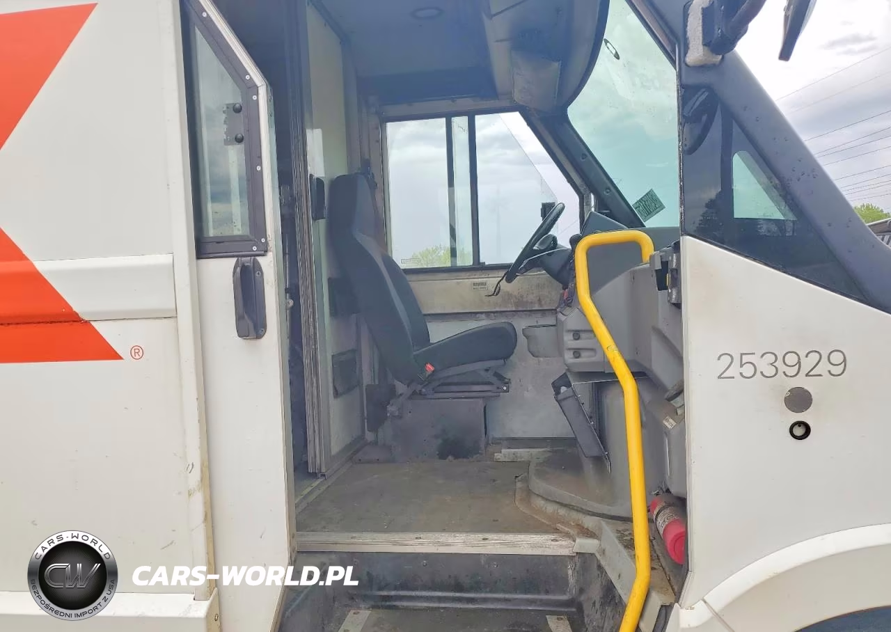 2013 Isuzu Npr VIN:JALB4T171D7W01889 - 11