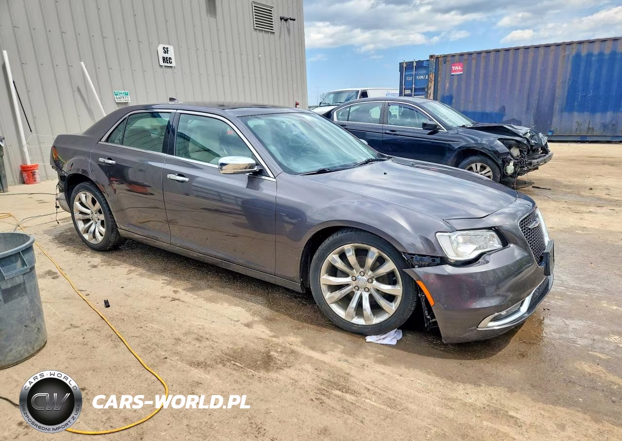 2018 Chrysler 300 Limited VIN:2C3CCAEG1JH123128 - 4