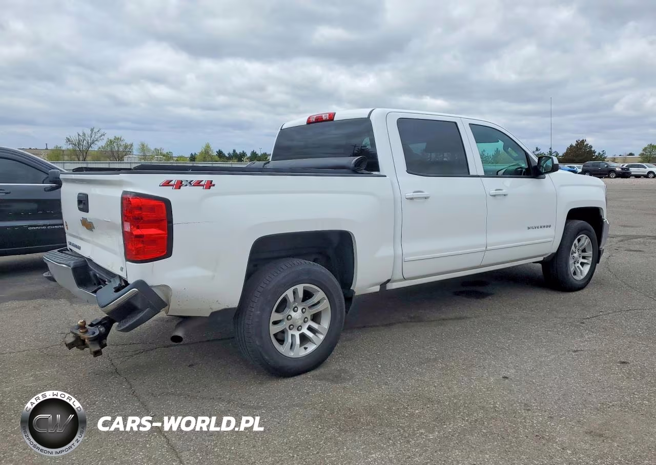2018 Chevrolet Silverado K1500 Lt VIN:3GCUKREC2JG646463 - 3