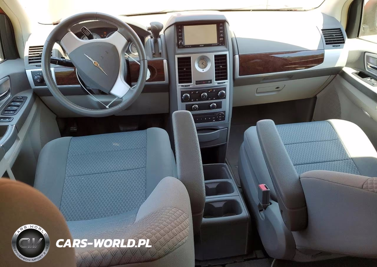 2010 Chrysler Town & Country Touring VIN:2A4RR5D15AR116986 - 8