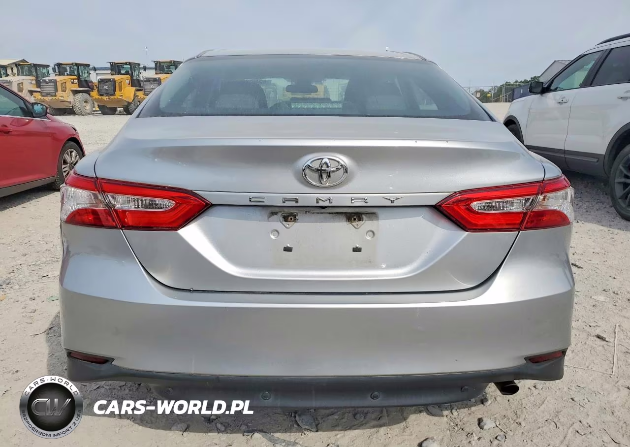 2018 Toyota Camry L VIN:4T1B11HK7JU641458 - 6