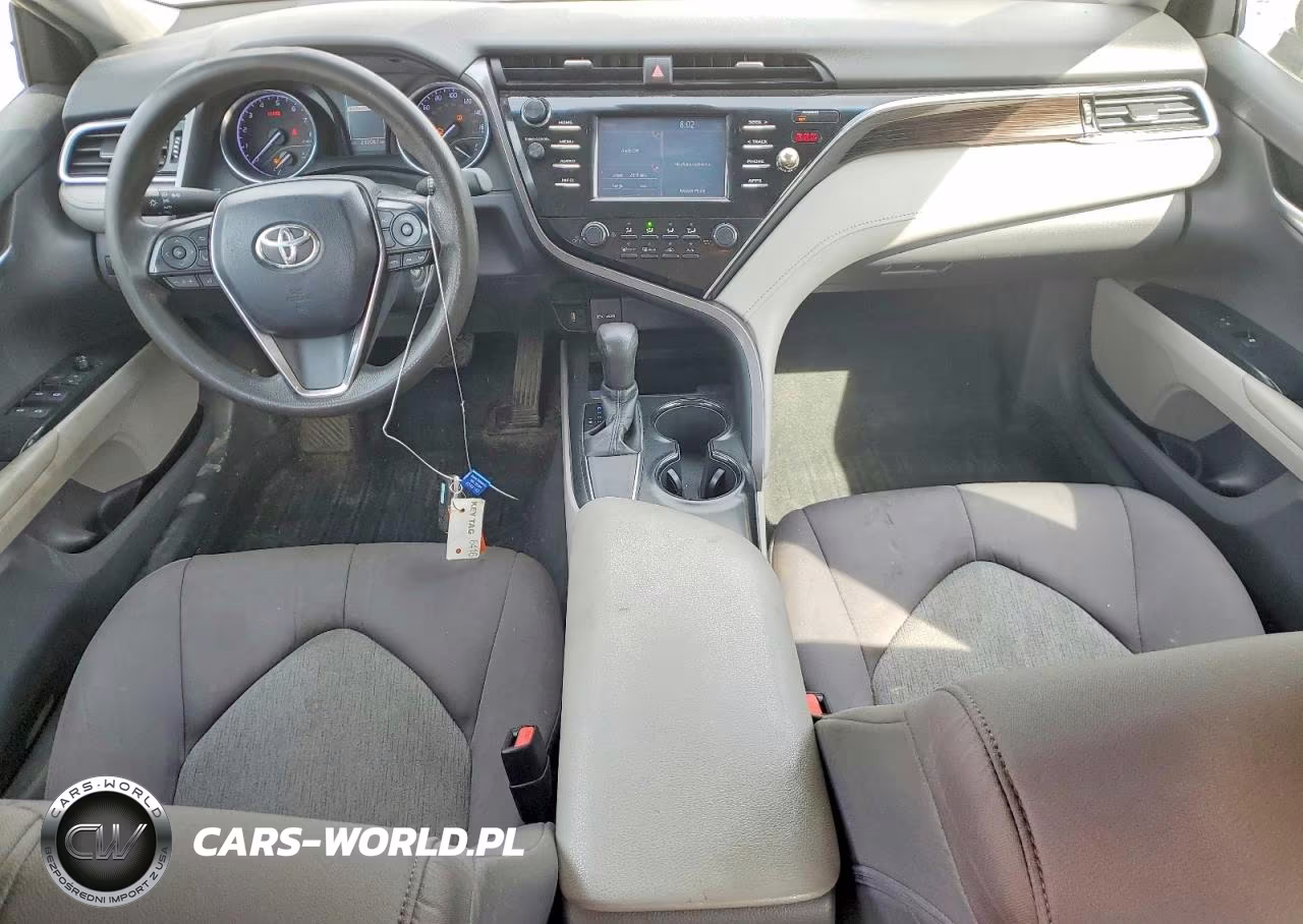 2018 Toyota Camry L VIN:4T1B11HK7JU641458 - 8