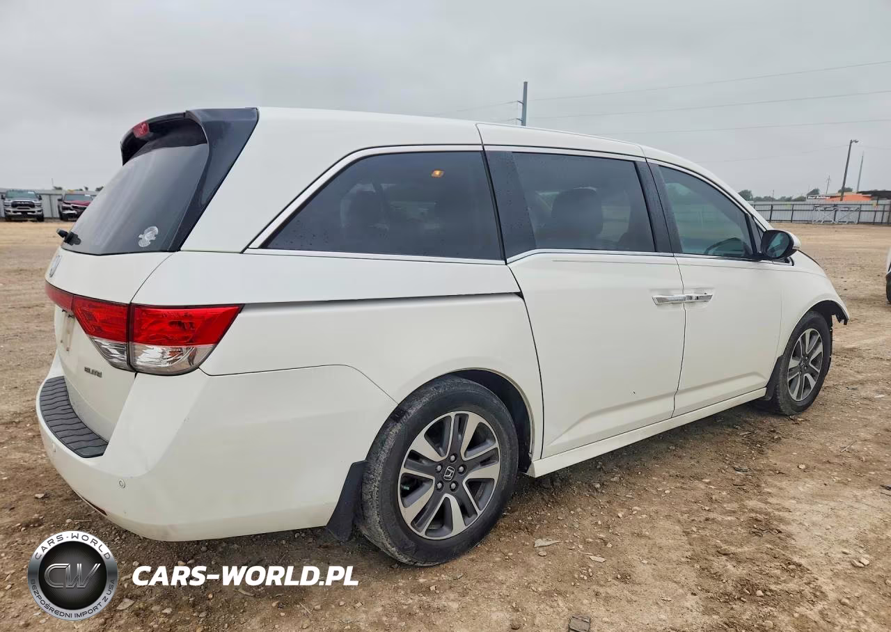 2017 Honda Odyssey Touring VIN:5FNRL5H90HB007977 - 3