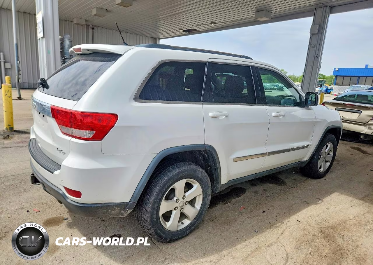 2013 Jeep Grand Cherokee Laredo VIN:1C4RJFAT4DC576534 - 3