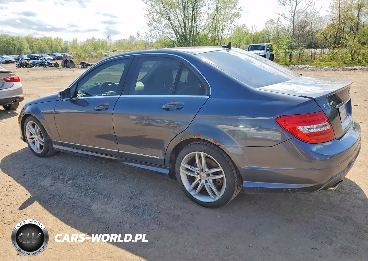 2013 Mercedes-Benz C 300 4Matic VIN:WDDGF8AB1DA881244 - 2