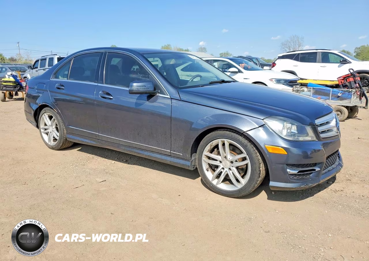 2013 Mercedes-Benz C 300 4Matic VIN:WDDGF8AB1DA881244 - 4