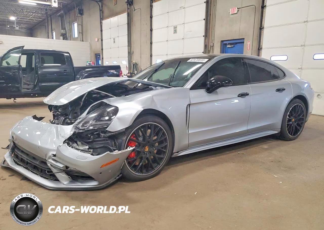 2018 Porsche Panamera Turbo