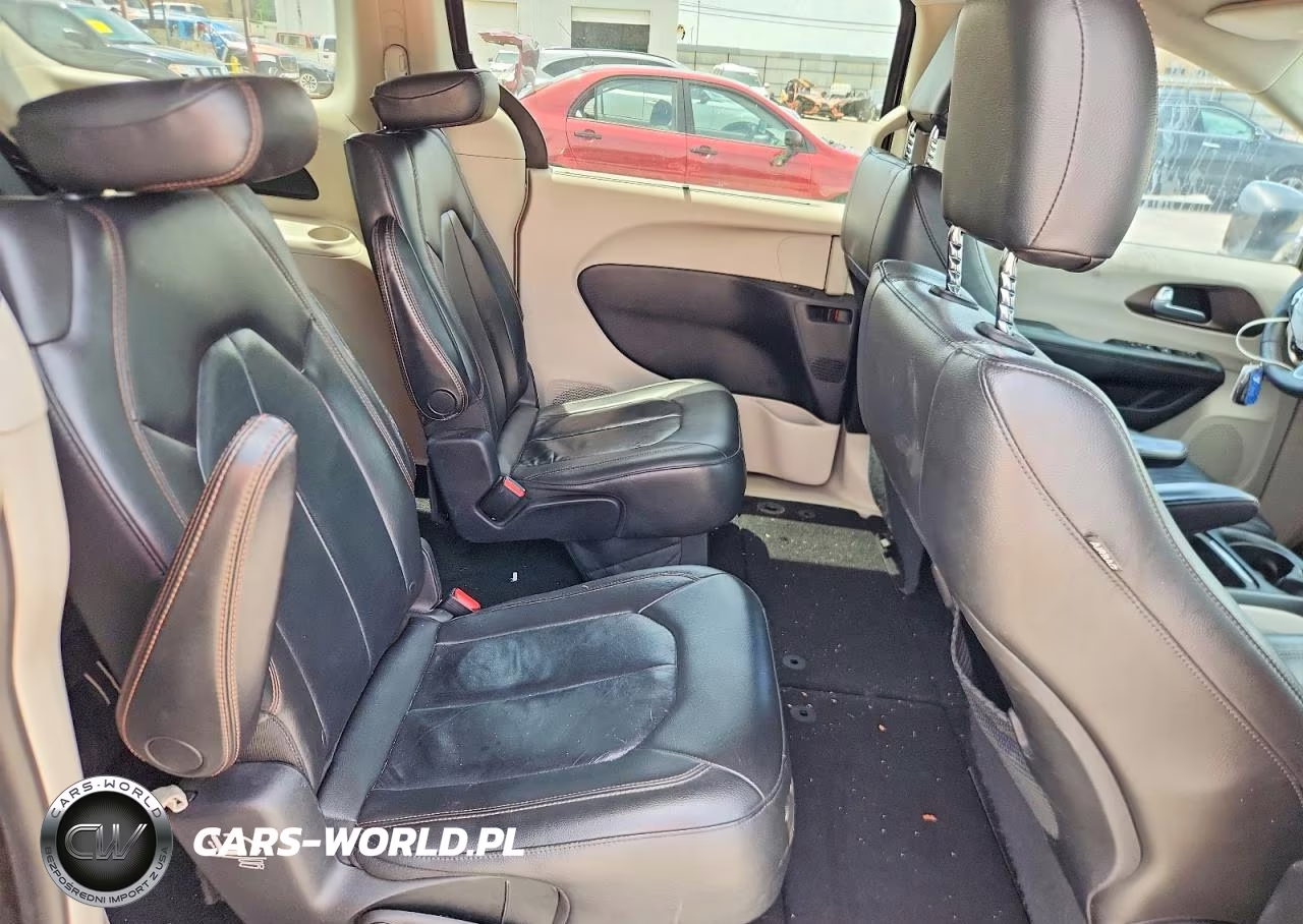 2017 Chrysler Pacifica Touring L VIN:2C4RC1BG3HR583549 - 11