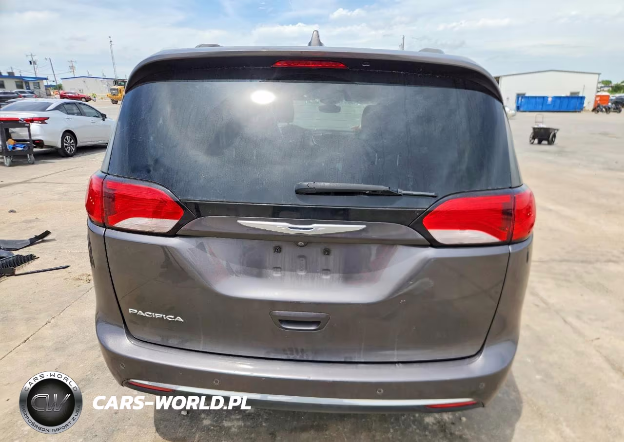 2017 Chrysler Pacifica Touring L VIN:2C4RC1BG3HR583549 - 6