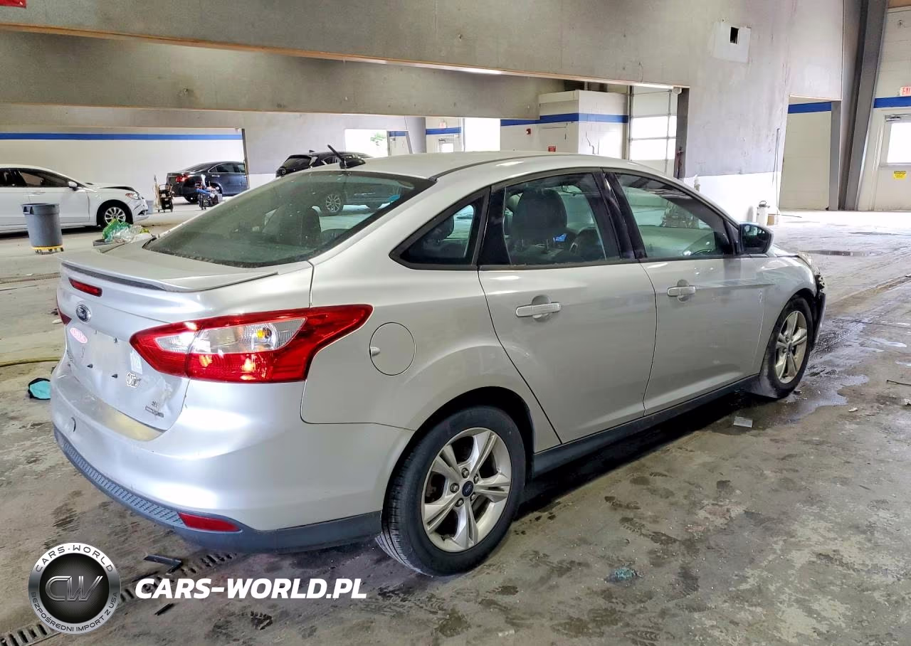 2012 Ford Focus Se VIN:1FAHP3F24CL427442 - 3