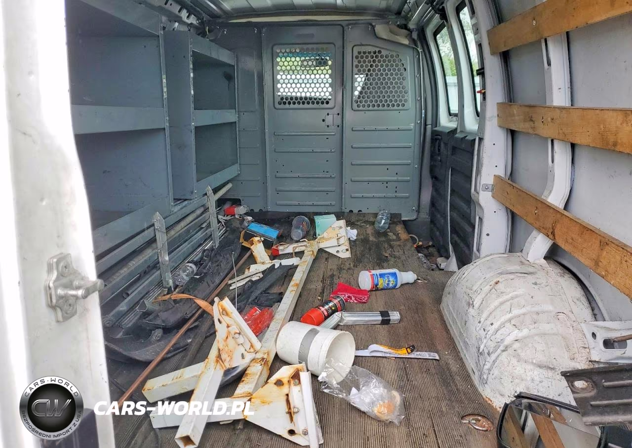 2018 GMC Savana G2500 VIN:1GTW7AFG9J1903078 - 10