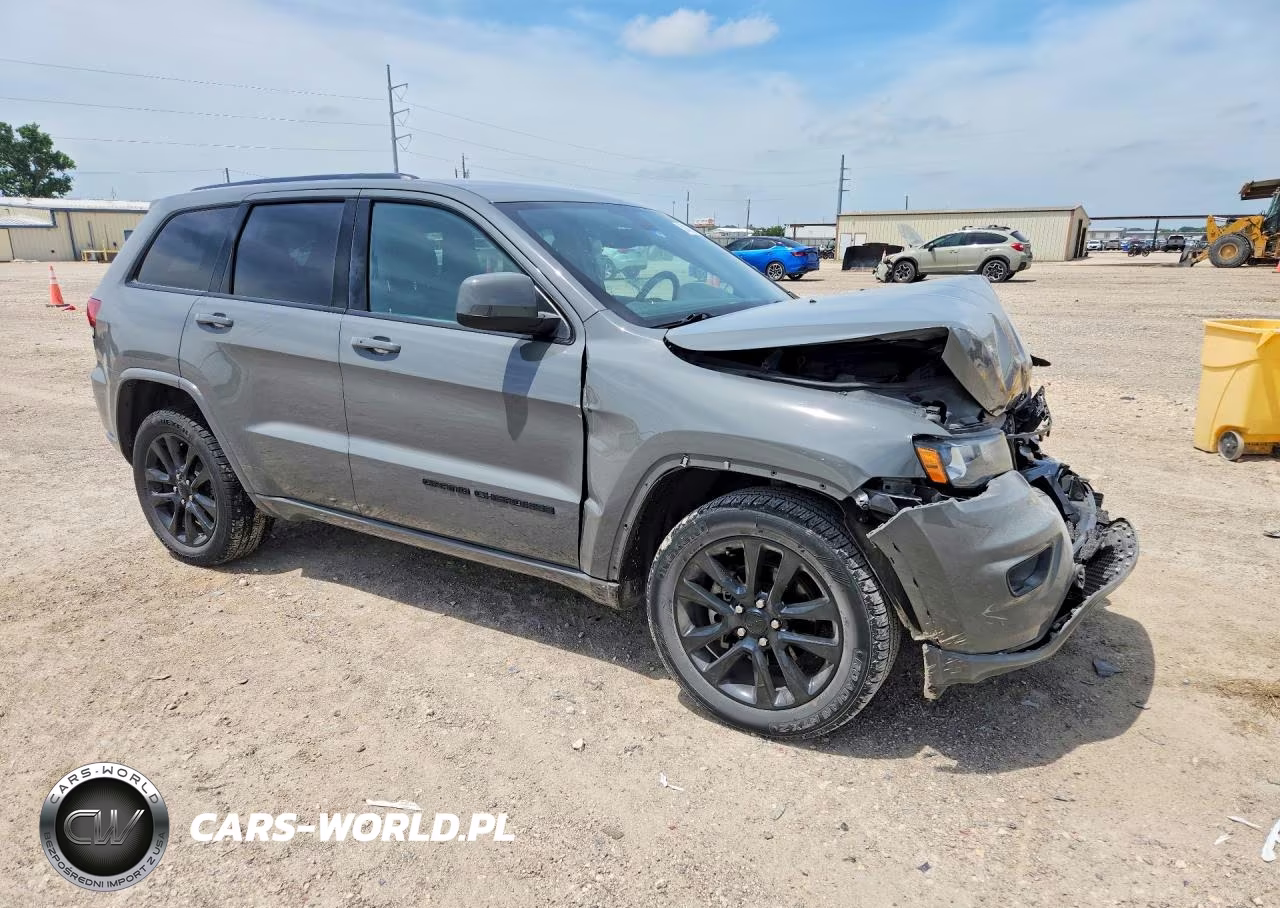 2019 Jeep Grand Cherokee Laredo VIN:1C4RJEAG3KC615107 - 4