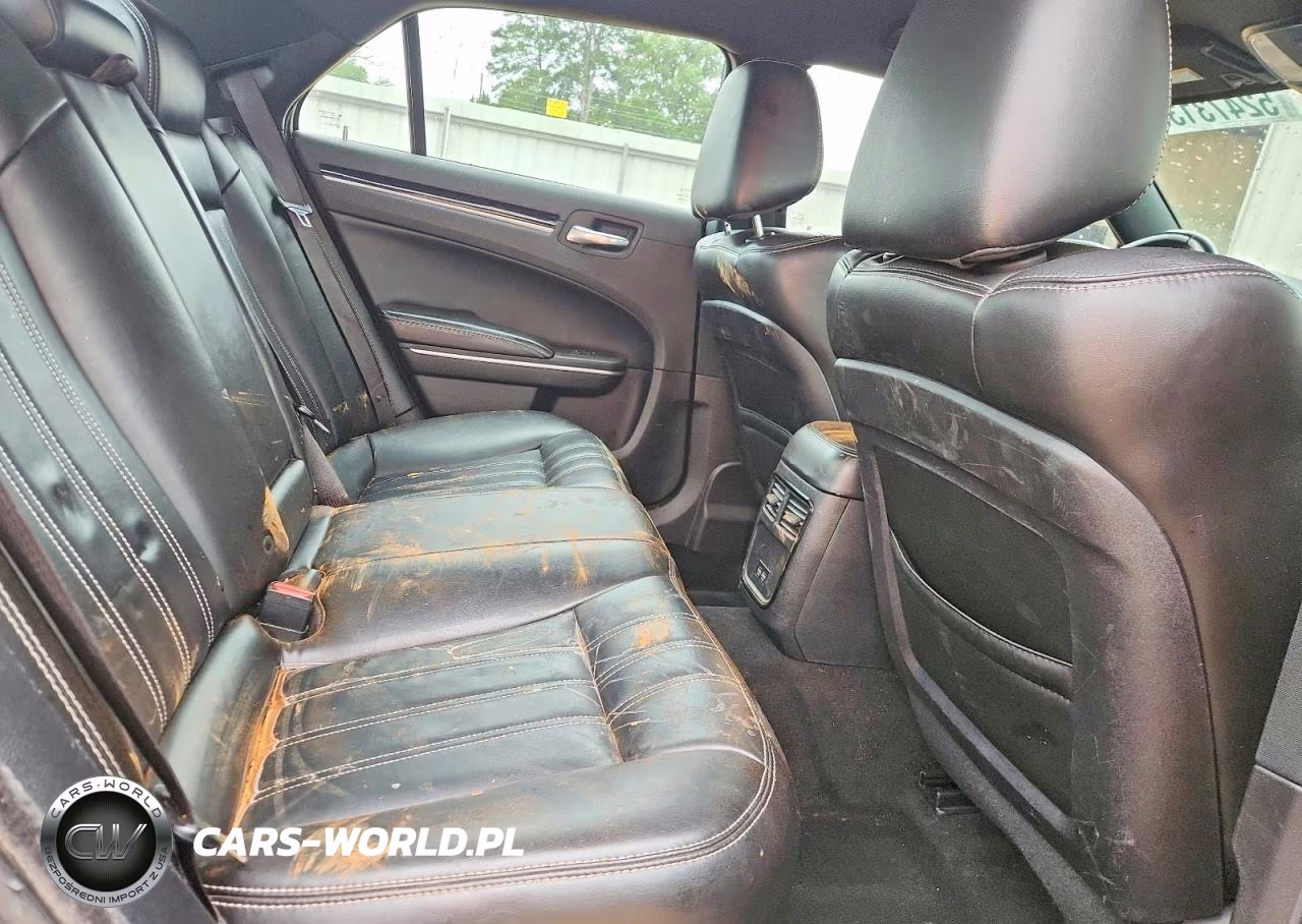 2021 Chrysler 300 S VIN:2C3CCABG8MH626437 - 10