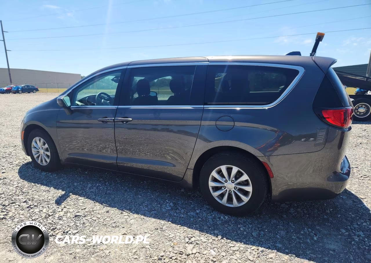 2017 Chrysler Pacifica Touring VIN:2C4RC1DGXHR577244 - 2