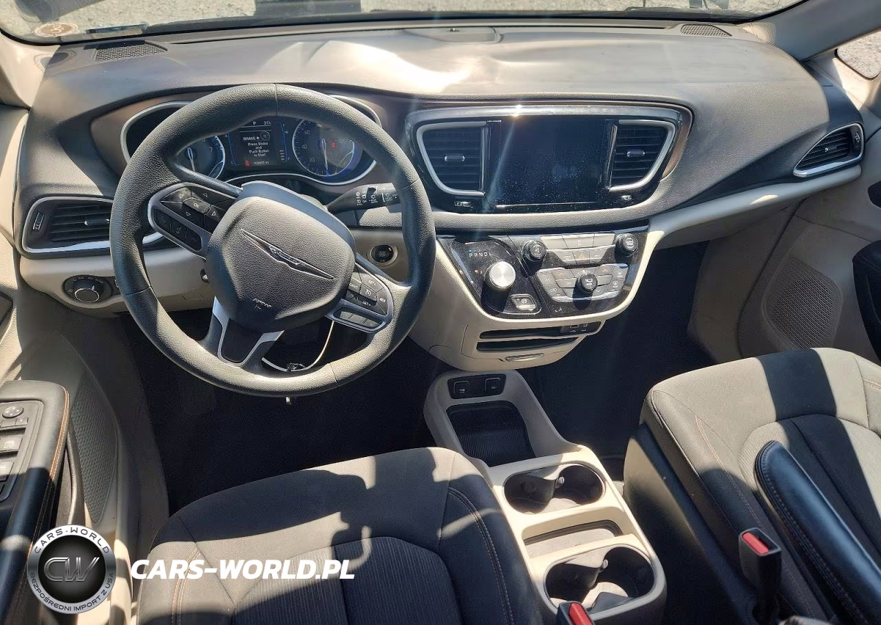 2017 Chrysler Pacifica Touring VIN:2C4RC1DGXHR577244 - 8
