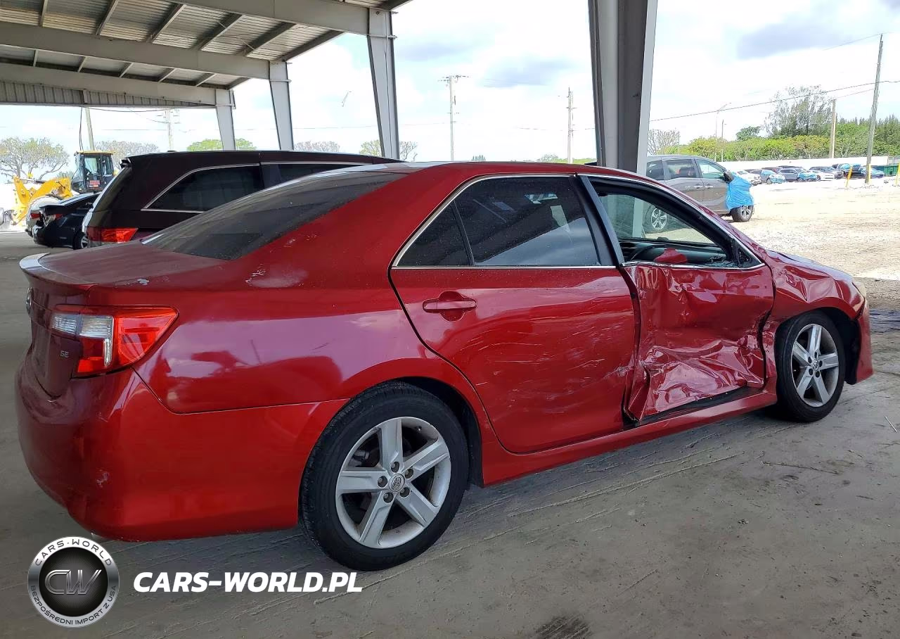 2014 Toyota Camry Se VIN:4T1BF1FK3EU747884 - 3