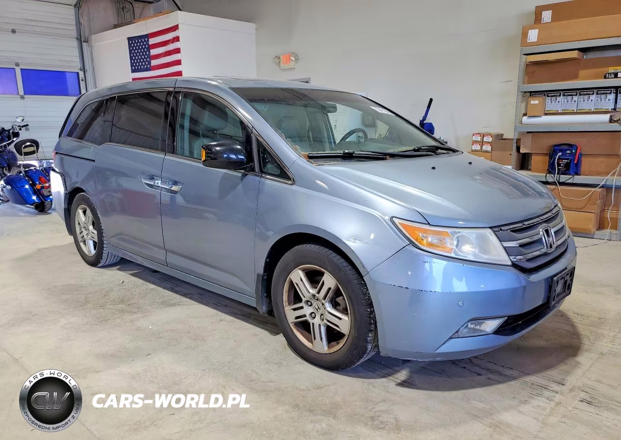 2013 Honda Odyssey Touring VIN:5FNRL5H95DB023201 - 4