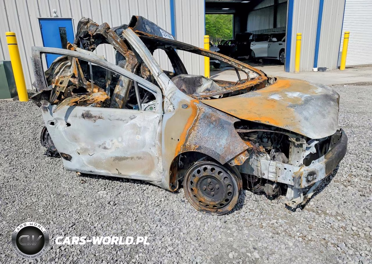 2013 Toyota Prius C Two VIN:JTDKDTB37D1055681 - 4