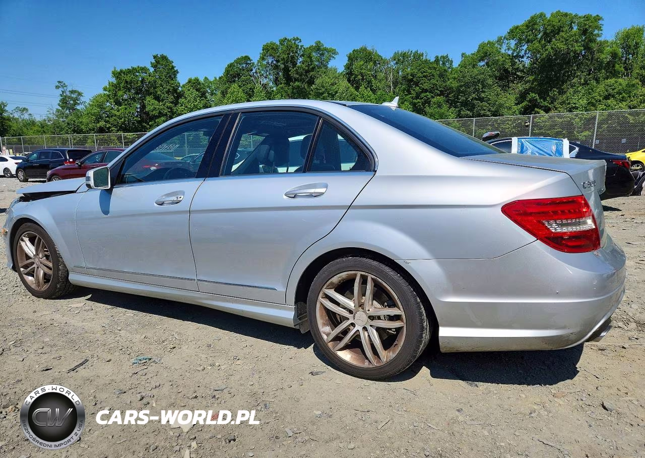 2013 Mercedes-Benz C 300 4Matic VIN:WDDGF8AB9DR300882 - 2