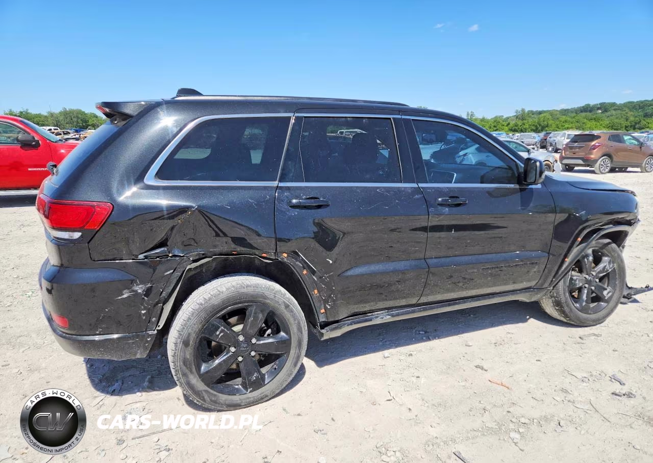 2015 Jeep Grand Cherokee Laredo VIN:1C4RJFAG0FC919118 - 3