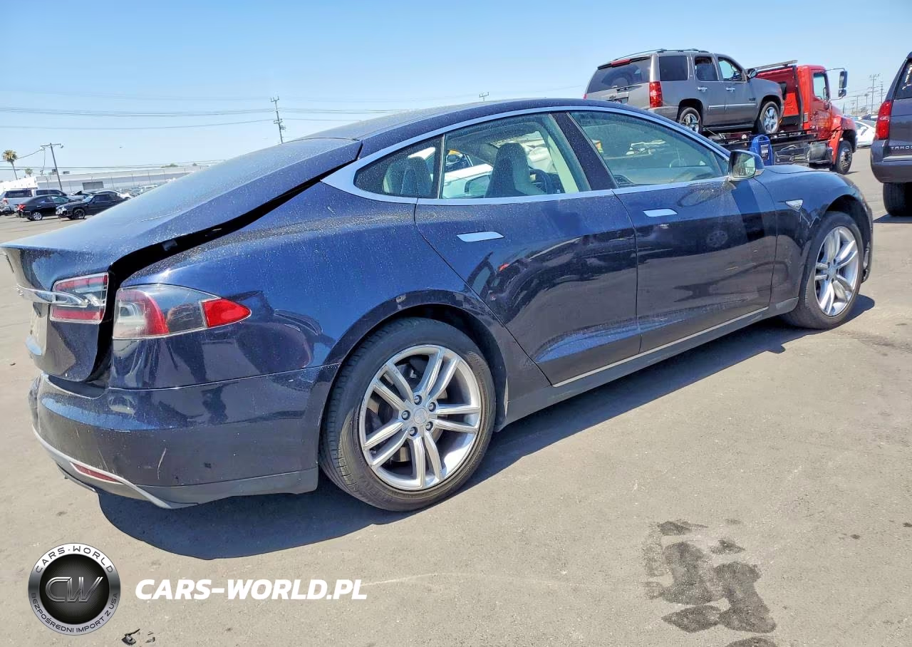 2013 Tesla Model S VIN:5YJSA1AG9DFP04681 - 3