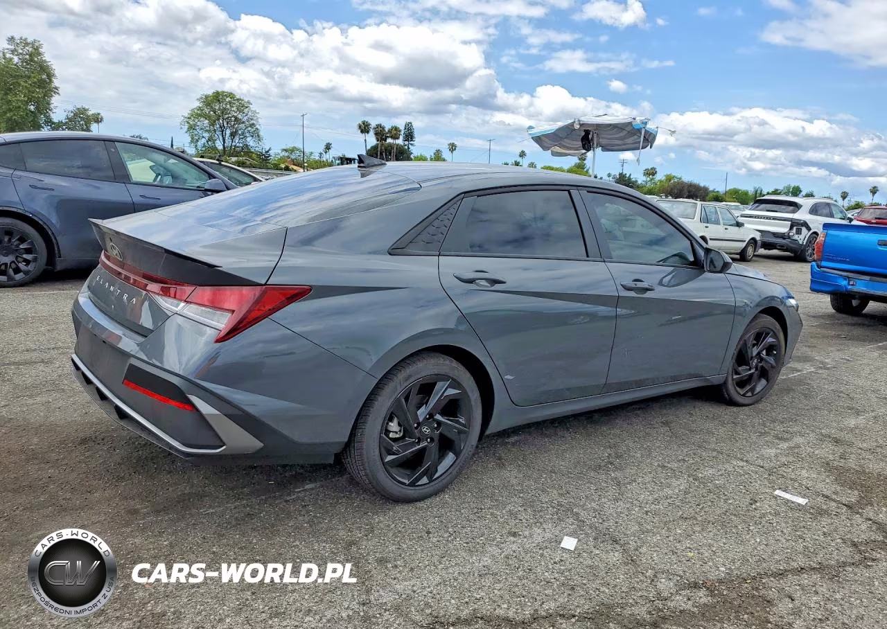 2026 Hyundai Elantra Sel Sport VIN:KMHLM4DG5TU099214 - 3