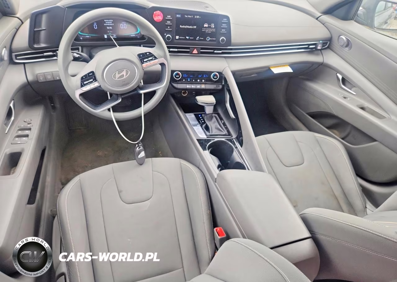 2025 Hyundai Elantra Hybrid Blue VIN:KMHLM4DJ4SU143486 - 8