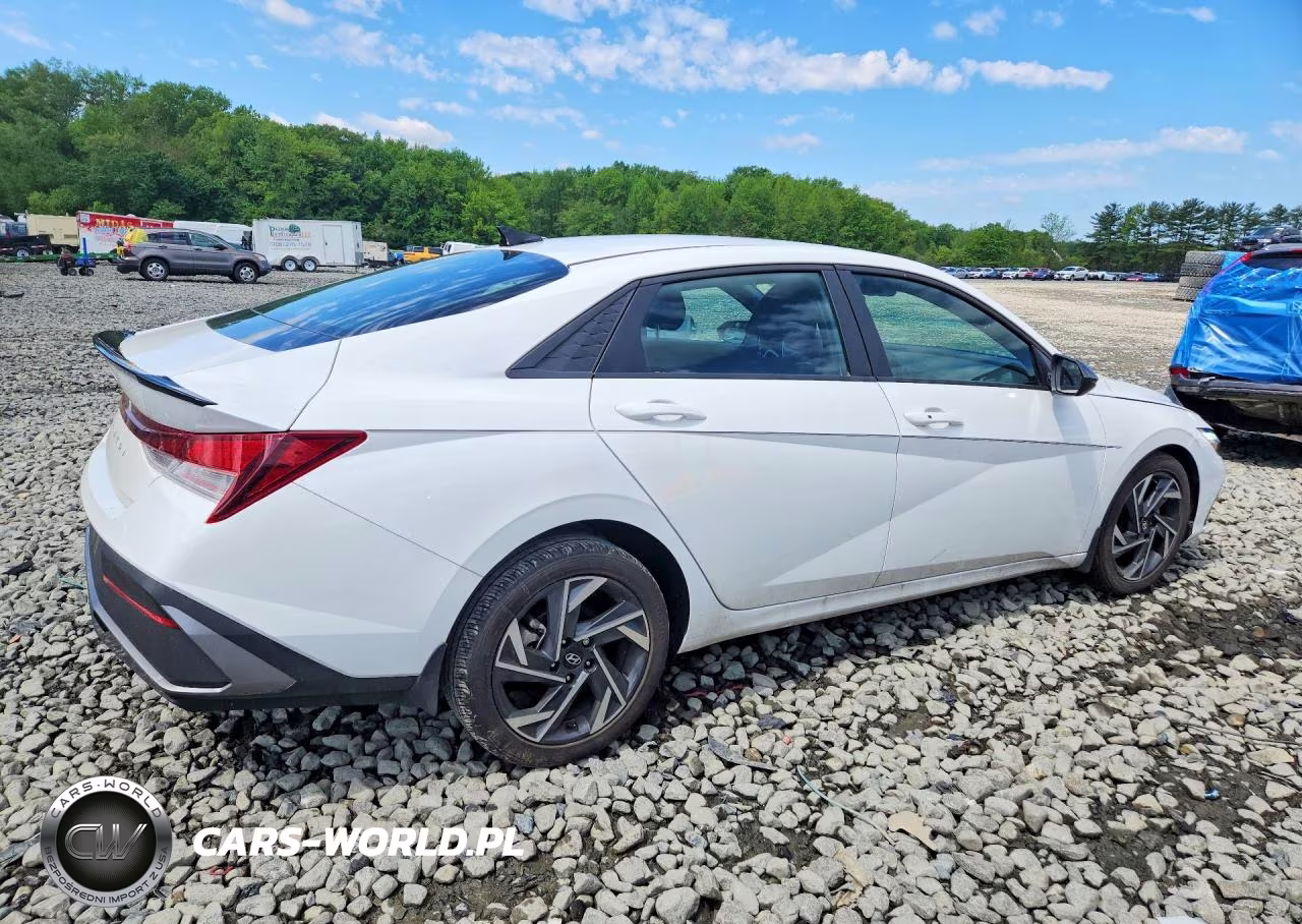 2025 Hyundai Elantra Sel Sport VIN:KMHLM4DG5SU023944 - 3