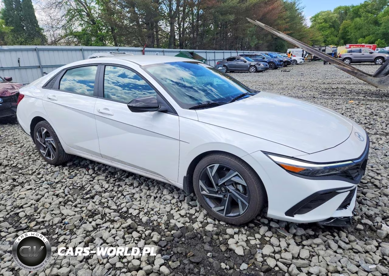 2025 Hyundai Elantra Sel Sport VIN:KMHLM4DG5SU023944 - 4