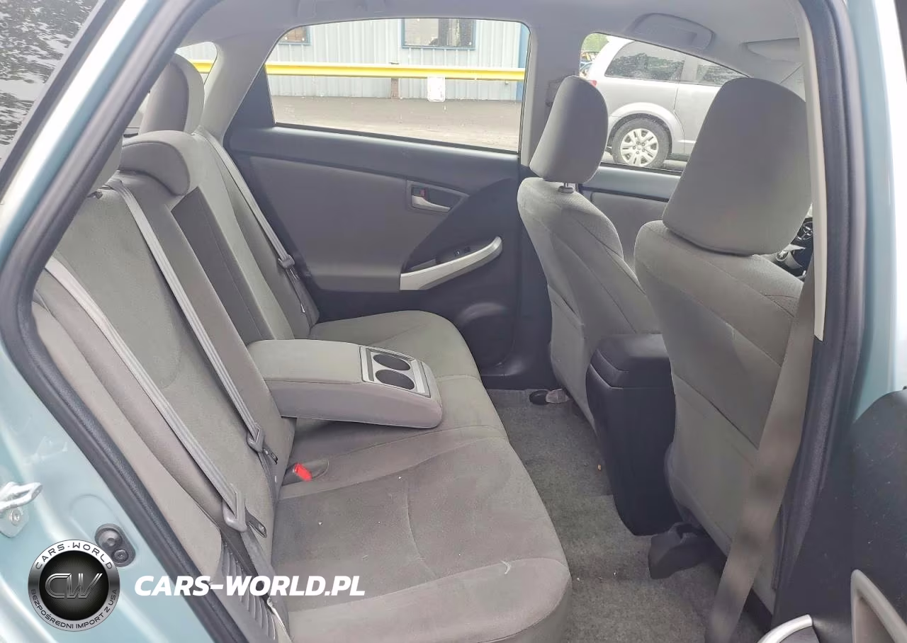 2013 Toyota Prius Three VIN:JTDKN3DU7D1692413 - 10