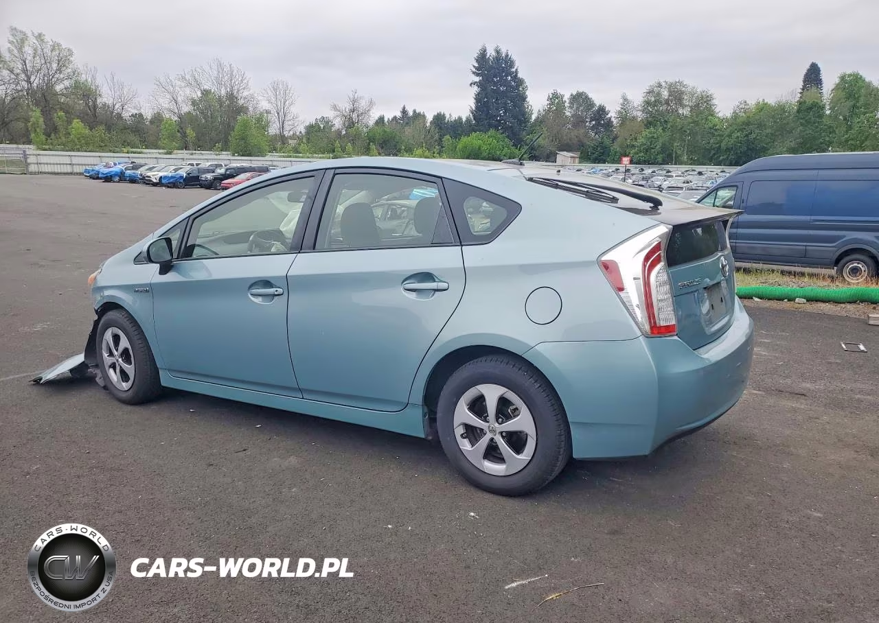 2013 Toyota Prius Three VIN:JTDKN3DU7D1692413 - 2