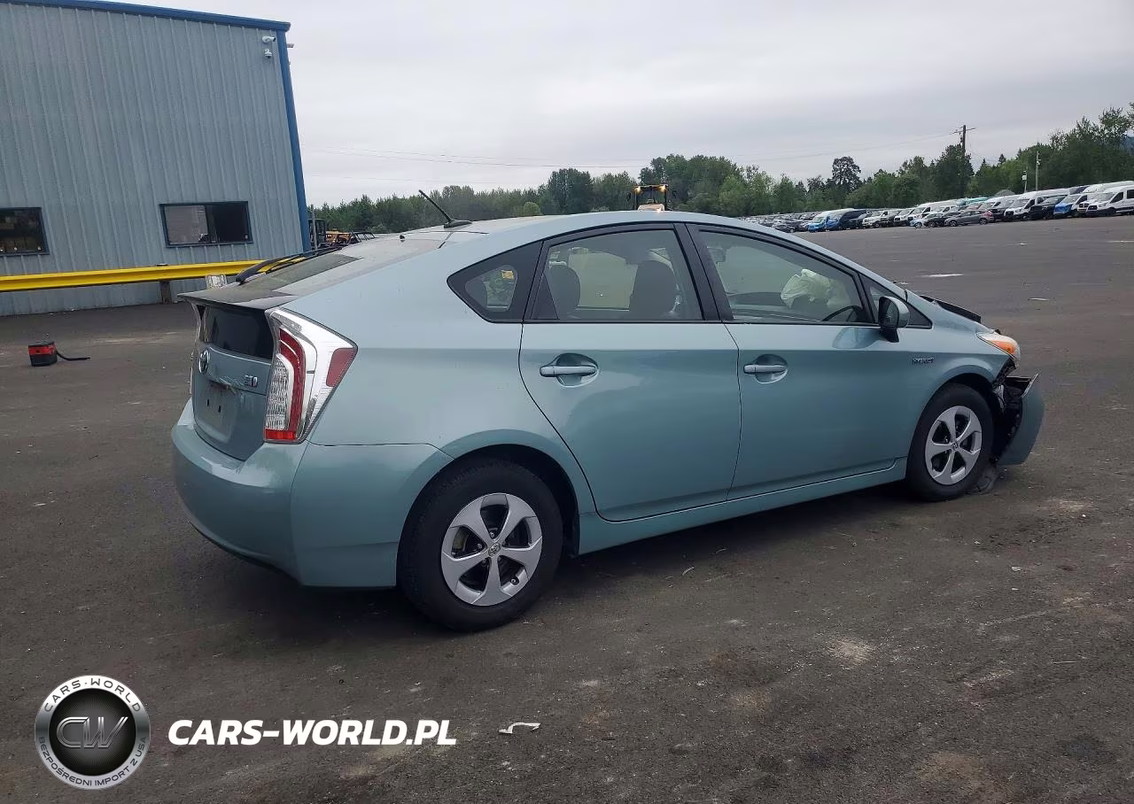 2013 Toyota Prius Three VIN:JTDKN3DU7D1692413 - 3